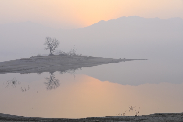 Sunrise of Daecheong Lake - Photo by Jeon Young-jin