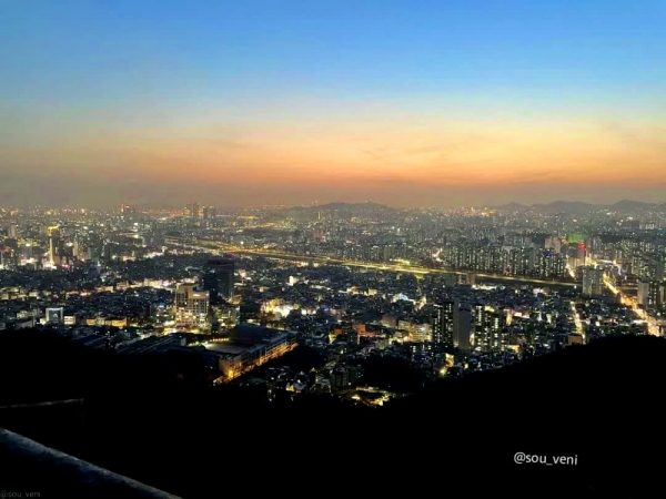 Achasan Mountain has a great view of Seoul.