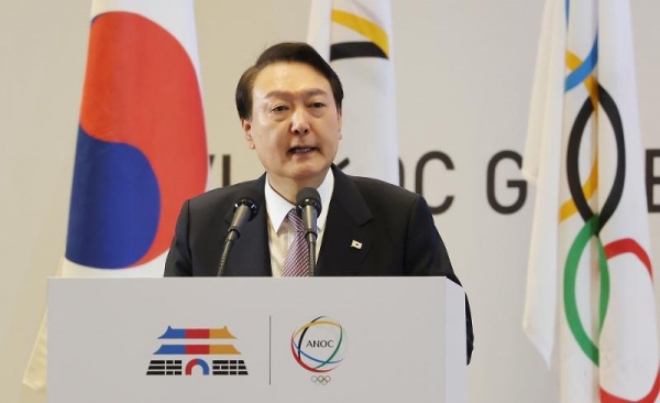 President Yoon Suk Yeol on the morning of Oct. 19 delivers a keynote speech at the Association of National Olympic Committees (ANOC) General Assembly at the Seoul COEX in the city's Gangnam-gu District.