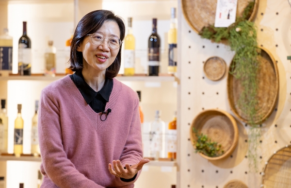Nam Sun Hee is director of the Sool Gallery.