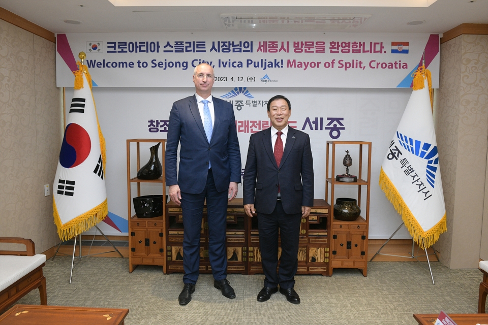 Mayor Choi Min-ho replied with key message “Sharing and Supporting Intelligent City Policies”